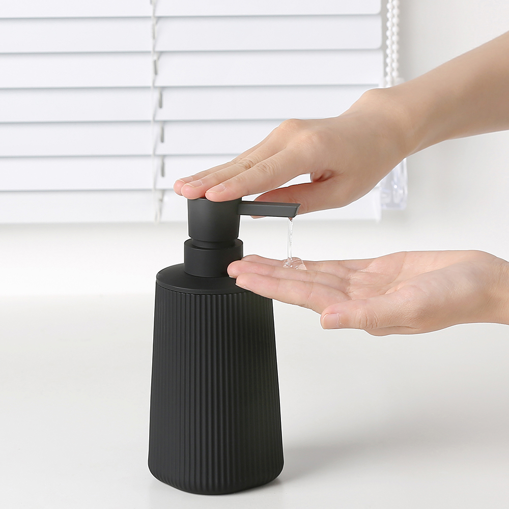 موزع صابون سائل بلاستيكي مضلع  - مراجعة Soap Dispenser Pump وسعره