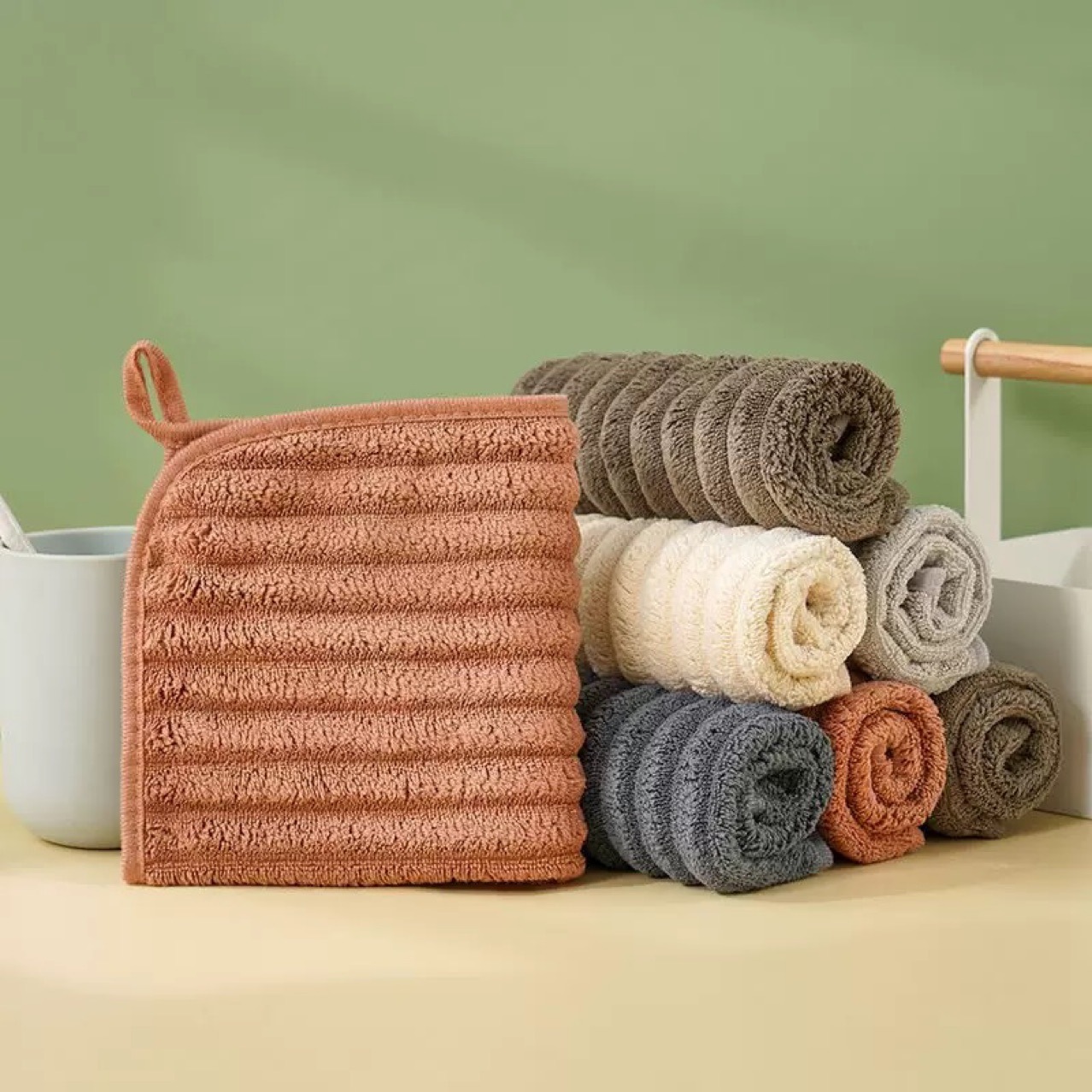 مجموعة من 5 مناشف يد مخططة مع  - مراجعة Zara Home Bathroom وسعره